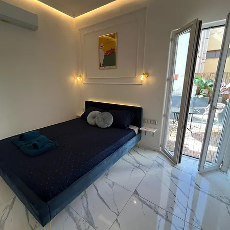 Azzurro Luxury Butique Lejlighed